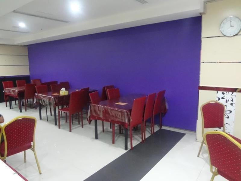 Golden Square Hotel Apartments Дубай Екстер'єр фото