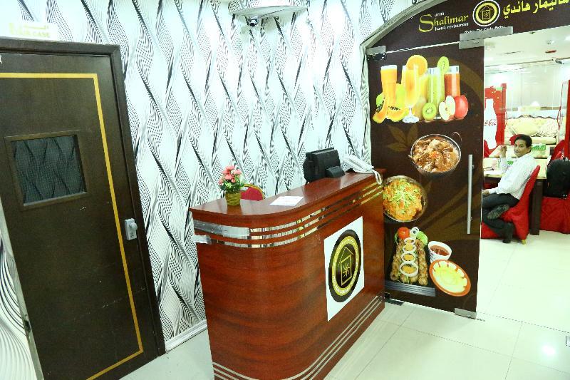 Golden Square Hotel Apartments Дубай Екстер'єр фото