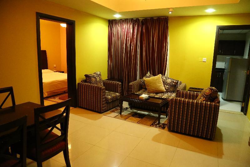 Golden Square Hotel Apartments Дубай Екстер'єр фото