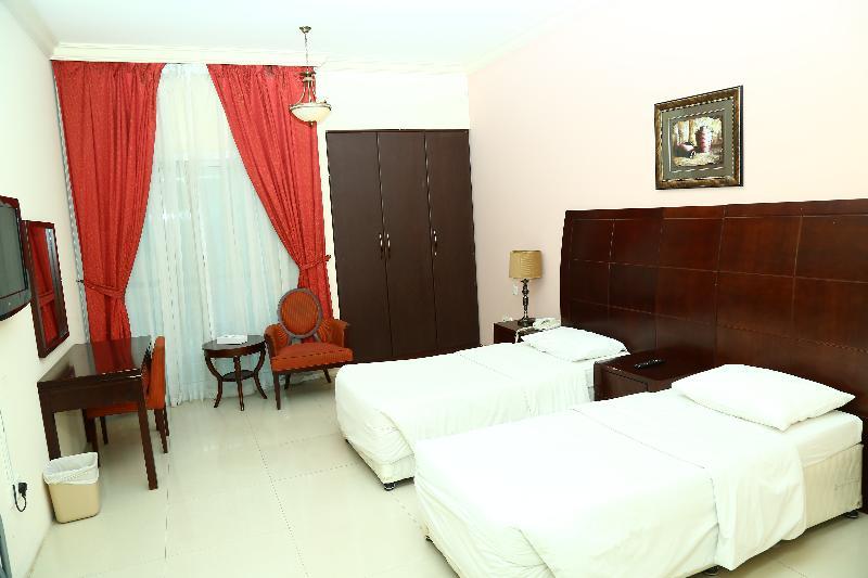 Golden Square Hotel Apartments Дубай Екстер'єр фото