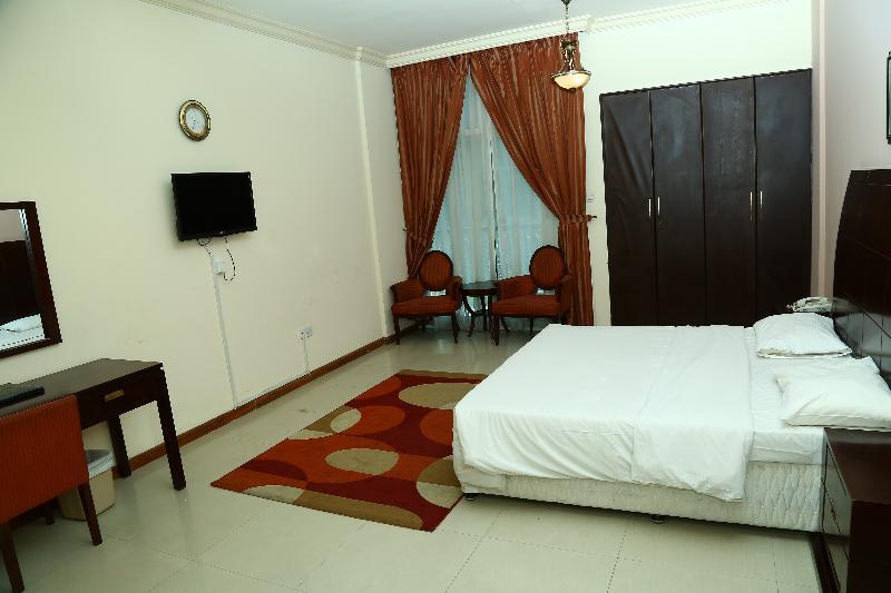 Golden Square Hotel Apartments Дубай Екстер'єр фото