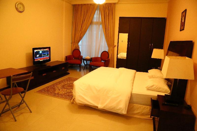Golden Square Hotel Apartments Дубай Екстер'єр фото